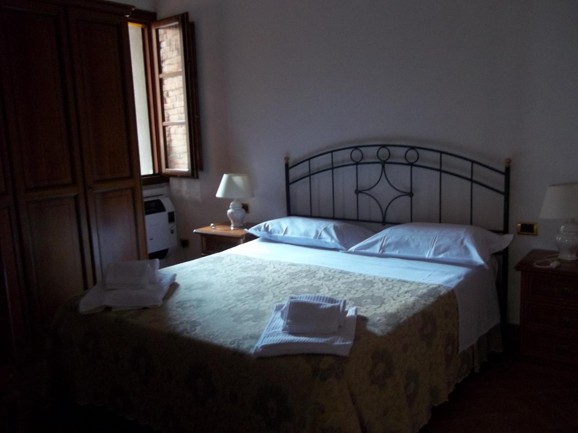Hostal Casale Etrusco Bolgheri Habitación foto